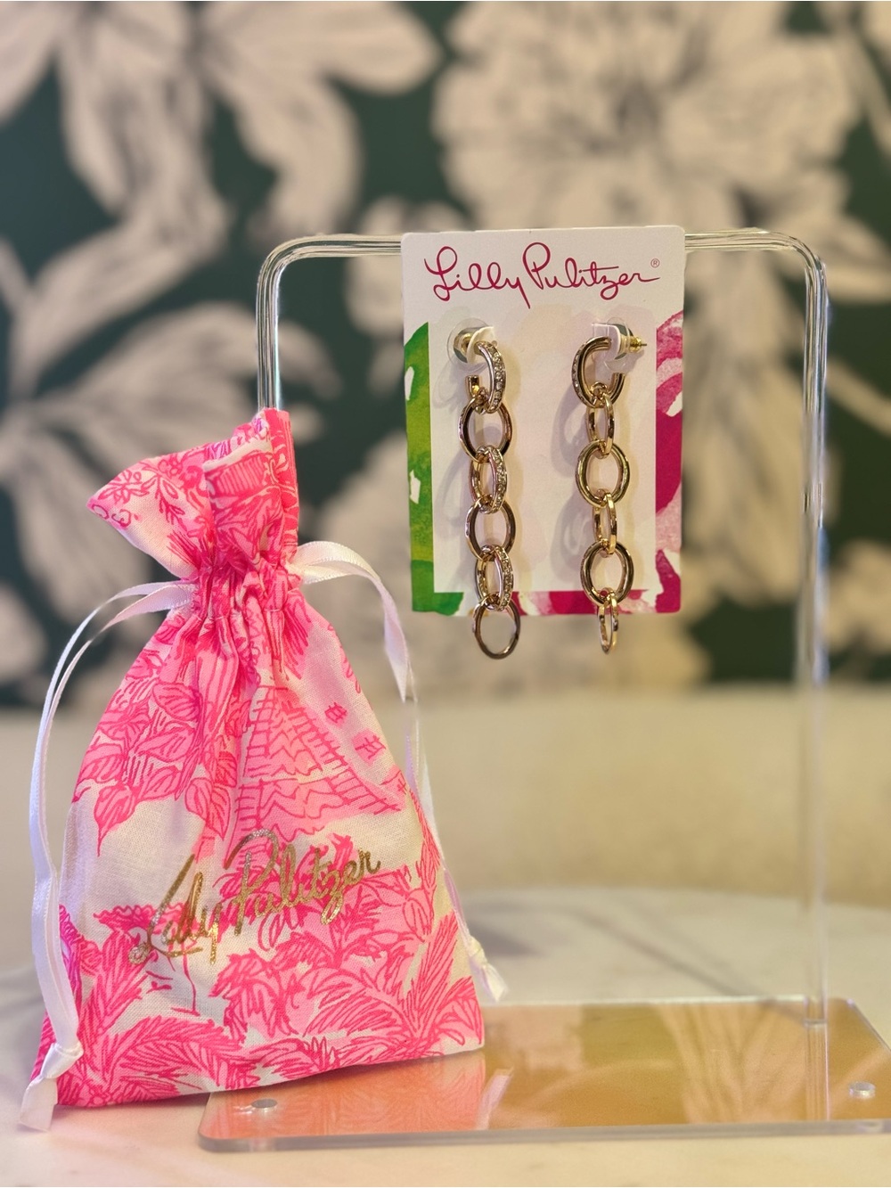 Lilly Pulitzer Gold Link Drop Earrings with Dustbag!